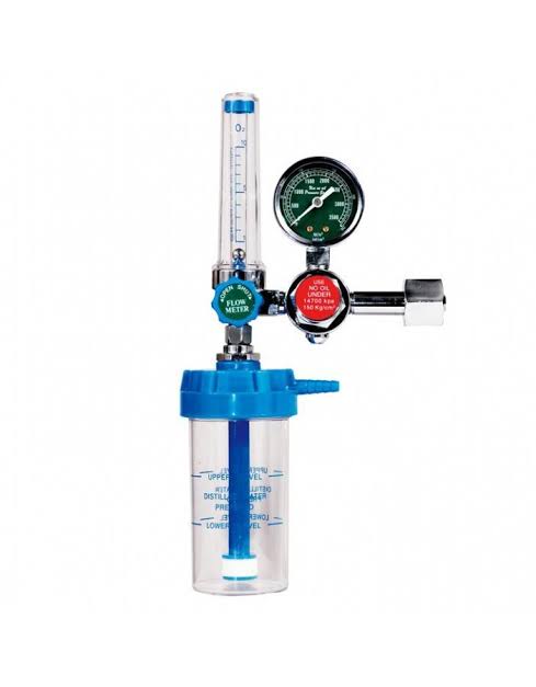 Oxygen regulator with humidifier